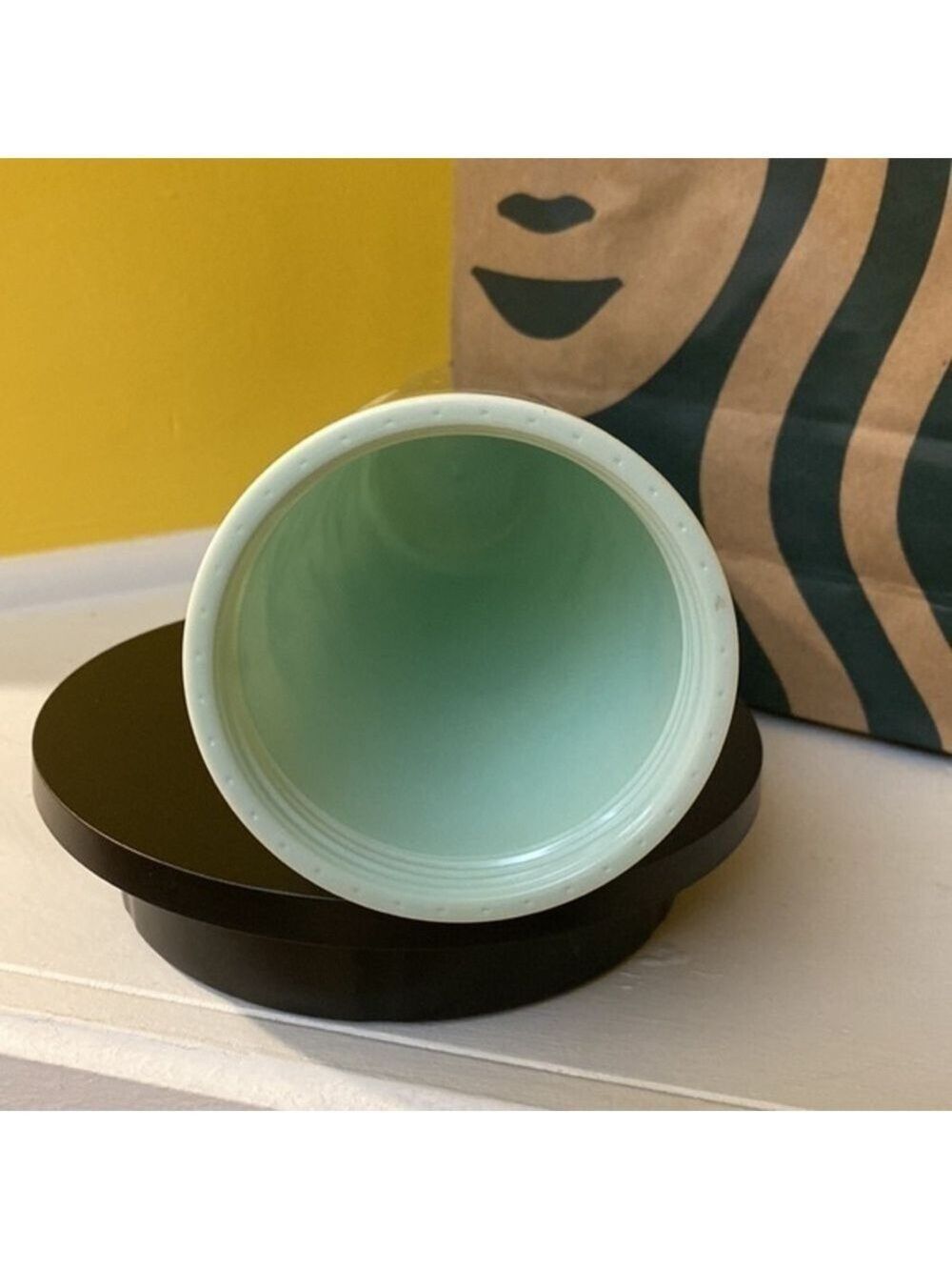 Holiday 2022 Limited Edition Starbucks color changing venti tumbler cold cup - Picture 10 of 10